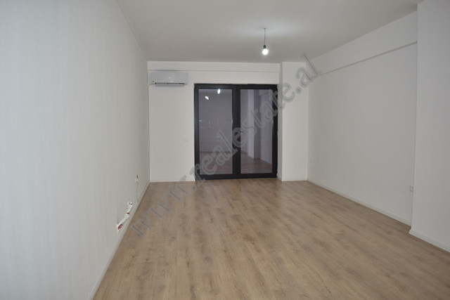 Zyre per qira tek Kompleksi Arlis ne Tirane